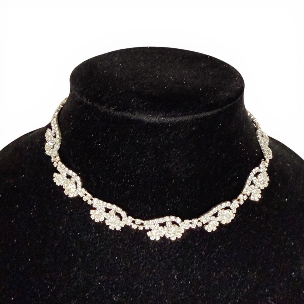 Vintage Mid-Century Silver-Tone Rhinestone Floral Choker Necklace – 18" L - Picture 4 of 13